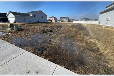 3527 18th Street S, Moorhead, MN 56560 - Photo 4