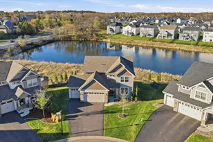 7253 Rogers Ct, Chanhassen, MN 55317 - Photo 4