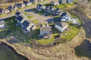7253 Rogers Ct, Chanhassen, MN 55317 - Photo 2