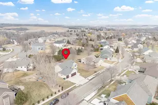 2359 Scenic Point Dr SW, Rochester, MN 55902 - Photo 4