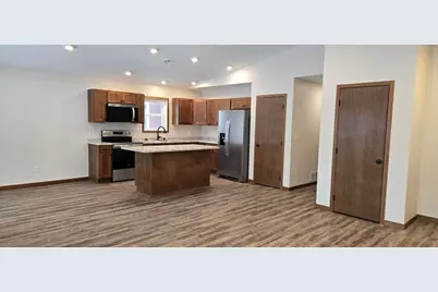 610 E 4th Street, Albert Lea, MN 56007 - Photo 2