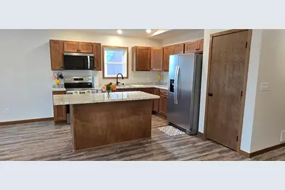610 E 4th Street, Albert Lea, MN 56007 - Photo 4