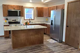 610 E 4th St, Albert Lea, MN 56007 - Photo 4