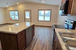 610 E 4th St, Albert Lea, MN 56007 - Photo 10