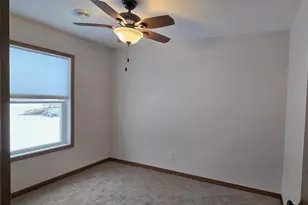 610 E 4th St, Albert Lea, MN 56007 - Photo 18