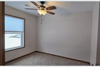 610 E 4th Street, Albert Lea, MN 56007 - Photo 16