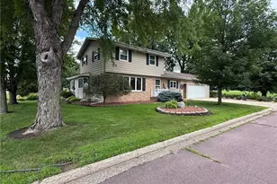 1134 10th St, Westbrook, MN 56183 - Photo 2