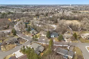 281 Woodridge Dr, Vadnais Heights, MN 55127 - Photo 6