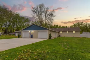 918 Marian St, Waterville, MN 56096 - Photo 1