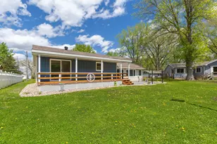 918 Marian St, Waterville, MN 56096 - Photo 8