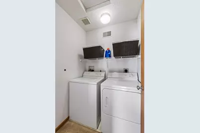 9060 Scarlet Globe Drive, Eden Prairie, MN 55347 - Photo 12