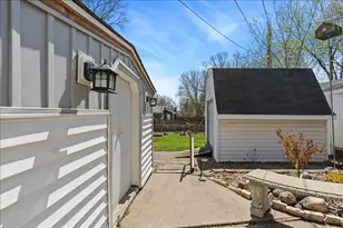 221 E 94th St, Bloomington, MN 55420 - Photo 36