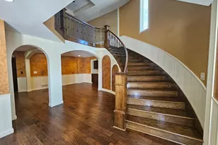 1209 Lewis Ave SW, Hutchinson, MN 55350 - Photo 2