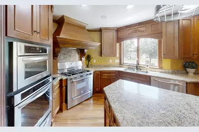 1209 Lewis Avenue SW, Hutchinson, MN 55350 - Photo 10