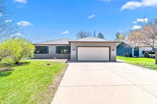 830 W 4th St, Rush City, MN 55069 - Photo 1