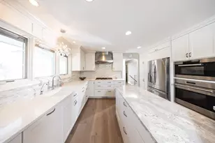 4605 W 62nd St, Edina, MN 55424 - Photo 4