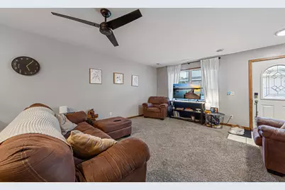 1816 Haralson Court, Saint Peter, MN 56082 - Photo 4