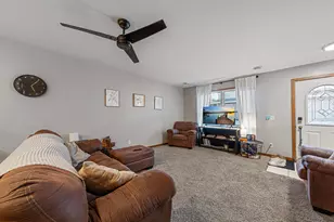 1816 Haralson Ct, Saint Peter, MN 56082 - Photo 4