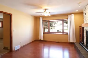 811 N 7th St, Virginia, MN 55792 - Photo 16