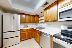 10 Windsor Ct, New Brighton, MN 55112 - Photo 2