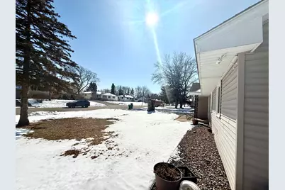 7107 Girard Avenue N, Brooklyn Center, MN 55430 - Photo 34