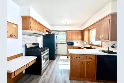 7107 Girard Avenue N, Brooklyn Center, MN 55430 - Photo 6