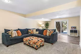 2423 Pond Ave E, Maplewood, MN 55119 - Photo 36