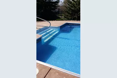 2423 Pond Avenue E, Maplewood, MN 55119 - Photo 16