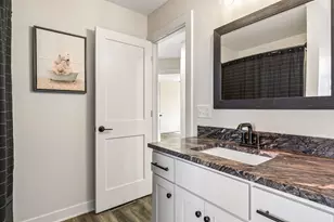 2423 Pond Ave E, Maplewood, MN 55119 - Photo 32