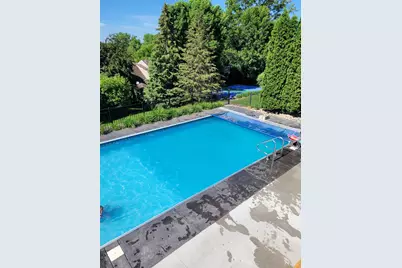 2423 Pond Avenue E, Maplewood, MN 55119 - Photo 12