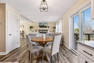 2423 Pond Ave E, Maplewood, MN 55119 - Photo 14