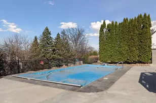 2423 Pond Ave E, Maplewood, MN 55119 - Photo 46