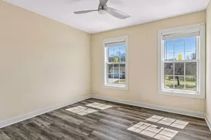 2423 Pond Ave E, Maplewood, MN 55119 - Photo 30