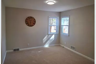 812 McKnight Road N, Maplewood, MN 55119 - Photo 12