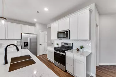 17967 Giants Way, Lakeville, MN 55044 - Photo 2