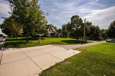 301 E Depue Avenue, Olivia, MN 56277 - Photo 4