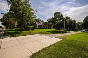 301 E Depue Ave, Olivia, MN 56277 - Photo 4