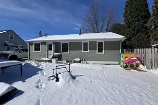 421 Jefferson Ave S, Hopkins, MN 55343 - Photo 2