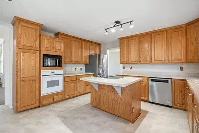 2063 Parkway Drive, North Saint Paul, MN 55109 - Photo 8