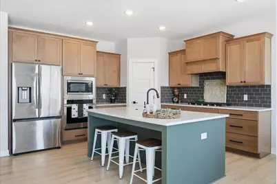 634 Elizabeth Way, Hudson, WI 54016 - Photo 2