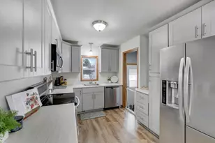 8382 Granada Ave S, Cottage Grove, MN 55016 - Photo 2