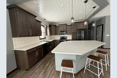 110 4th Place SW, Geneva, MN 56035 - Photo 2