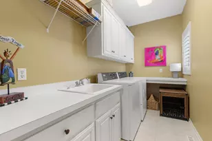 10556 Prairie Lakes Dr, Eden Prairie, MN 55344 - Photo 30