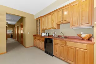 10556 Prairie Lakes Dr, Eden Prairie, MN 55344 - Photo 36