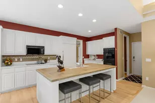 10556 Prairie Lakes Dr, Eden Prairie, MN 55344 - Photo 22