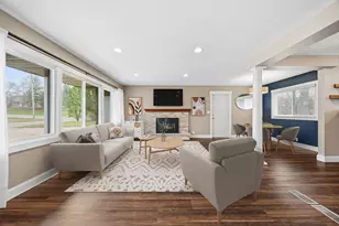 3670 Robinwood Terrace, Minnetonka, MN 55305 - Photo 2