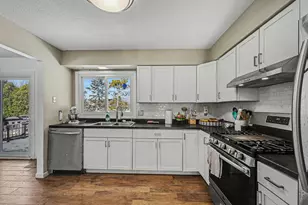 2006 E 115th St, Burnsville, MN 55337 - Photo 8