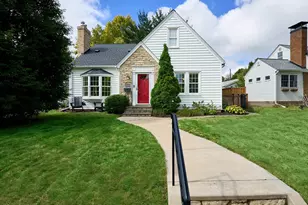 2242 Wilson St NE, Minneapolis, MN 55418 - Photo 2