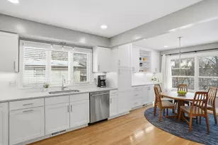 10666 Utica Rd, Bloomington, MN 55437 - Photo 24