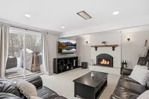 10666 Utica Rd, Bloomington, MN 55437 - Photo 32